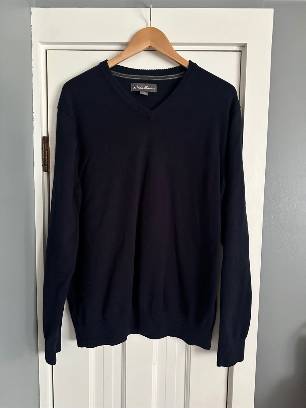 Eddie Bauer Men's XL V-Neck Sweater - Navy Blue Cotton Merino Wool Blend (EUC)